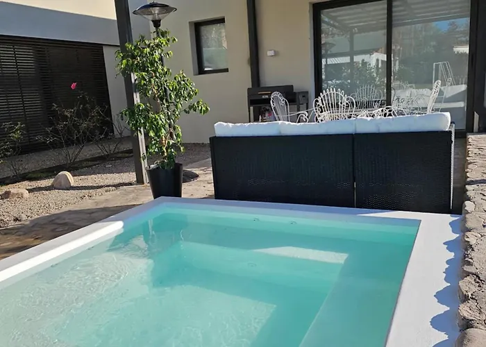 LOFT CATALUNYA NUEVO con jardín y pileta privada!